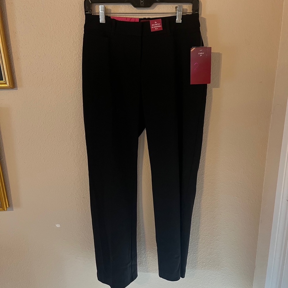 212 Collection Women's Curvy Fit 6P Short Black Trousers